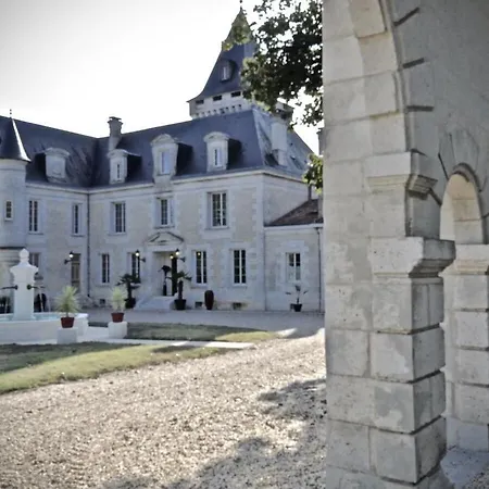 In Avit With 2 Bedrooms Hébergement de vacances