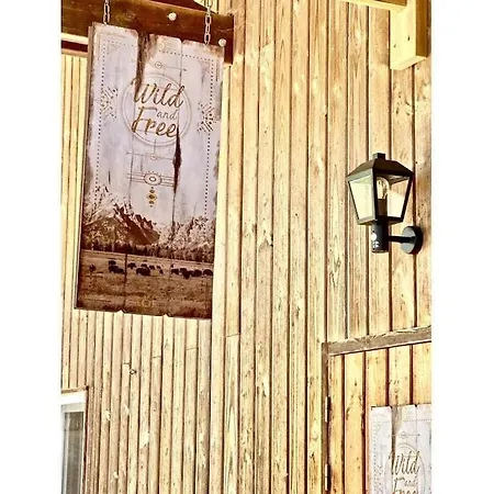 In Avit With 2 Bedrooms